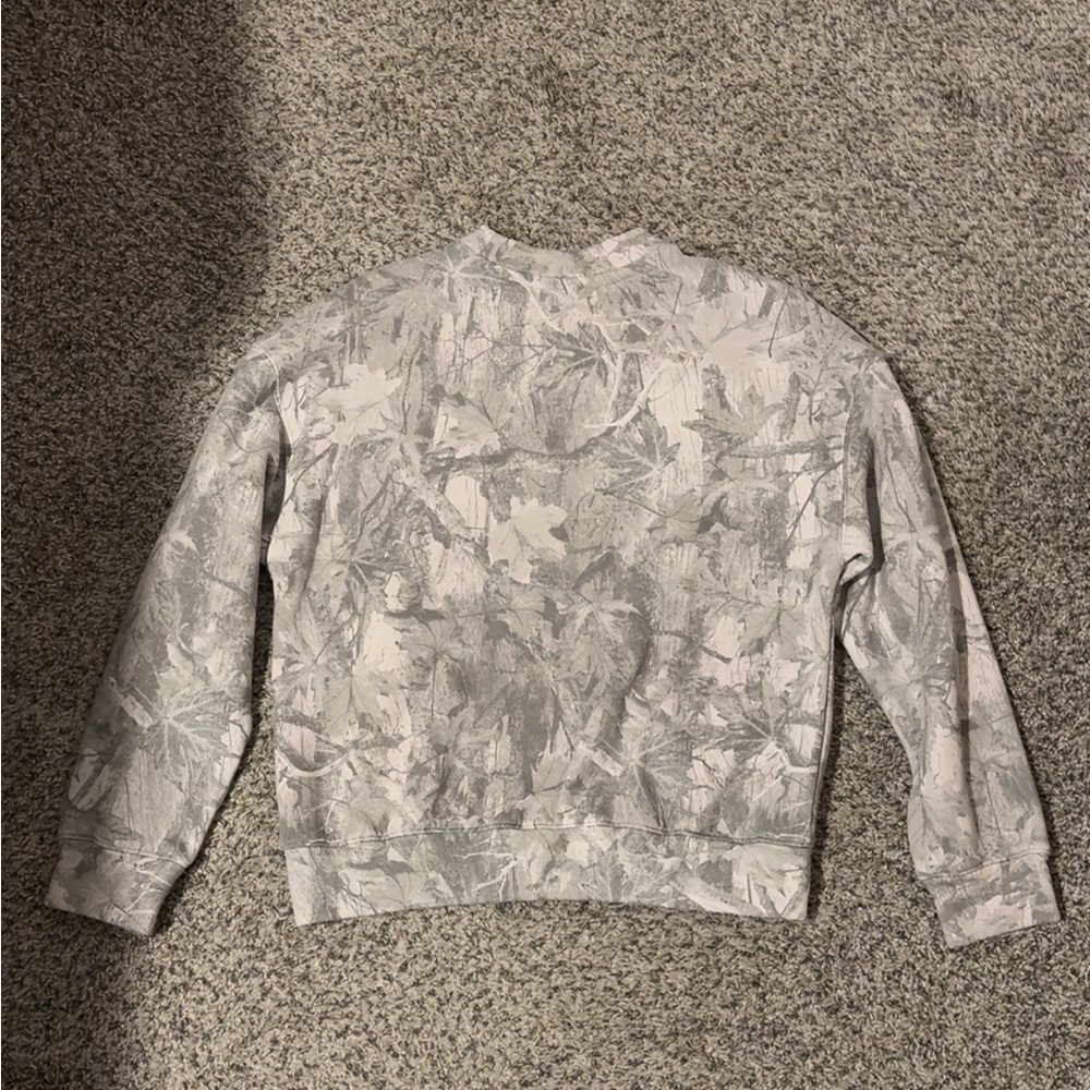 Hollister Boxy Camo Crew Sweatshirt - Picture 5 of 9